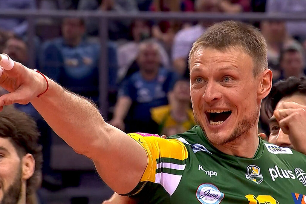 40-latek zostaje "Jurajskim Rycerzem" na kolejny sezon.