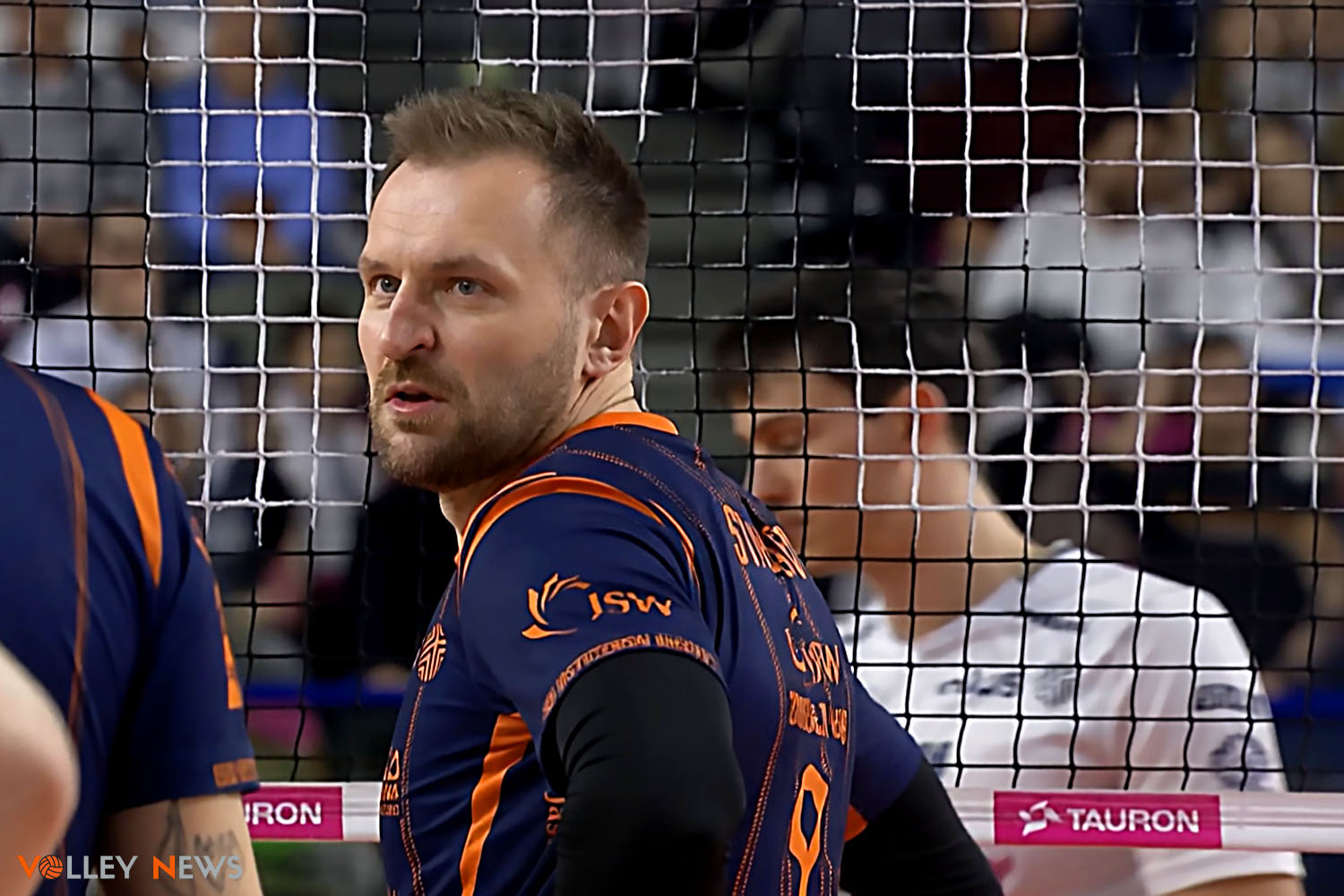 Zakończył karierę .