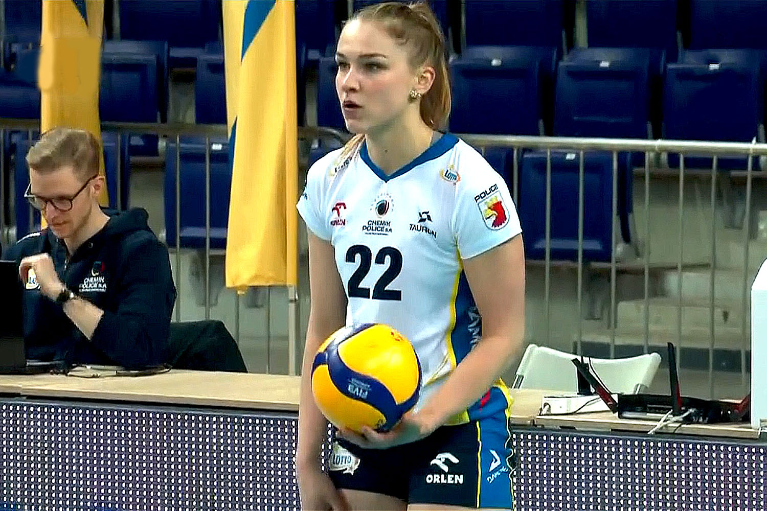 Julia Orzoł, jako druga, postanowiła zostać w LOTTO Chemiku Police.
